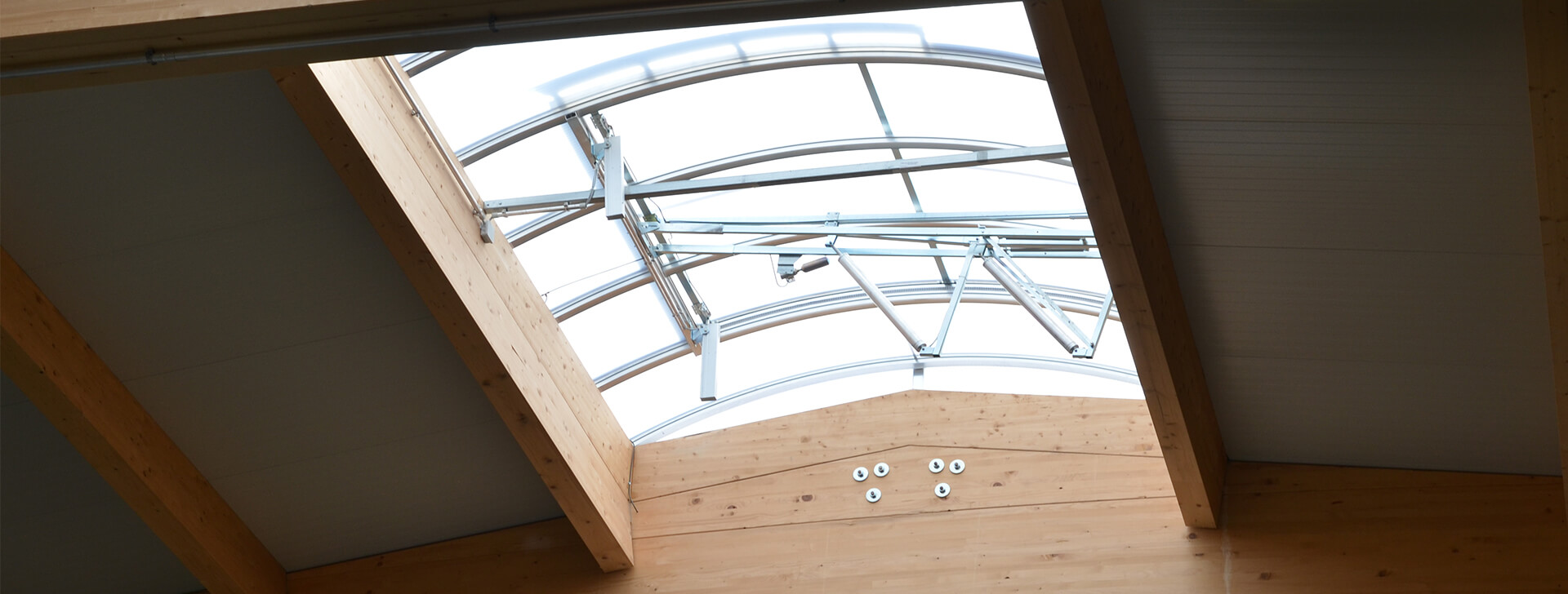 Prezračevanje in svetloba v strehi - Industrijska in poslovna gradnja - WOLF System